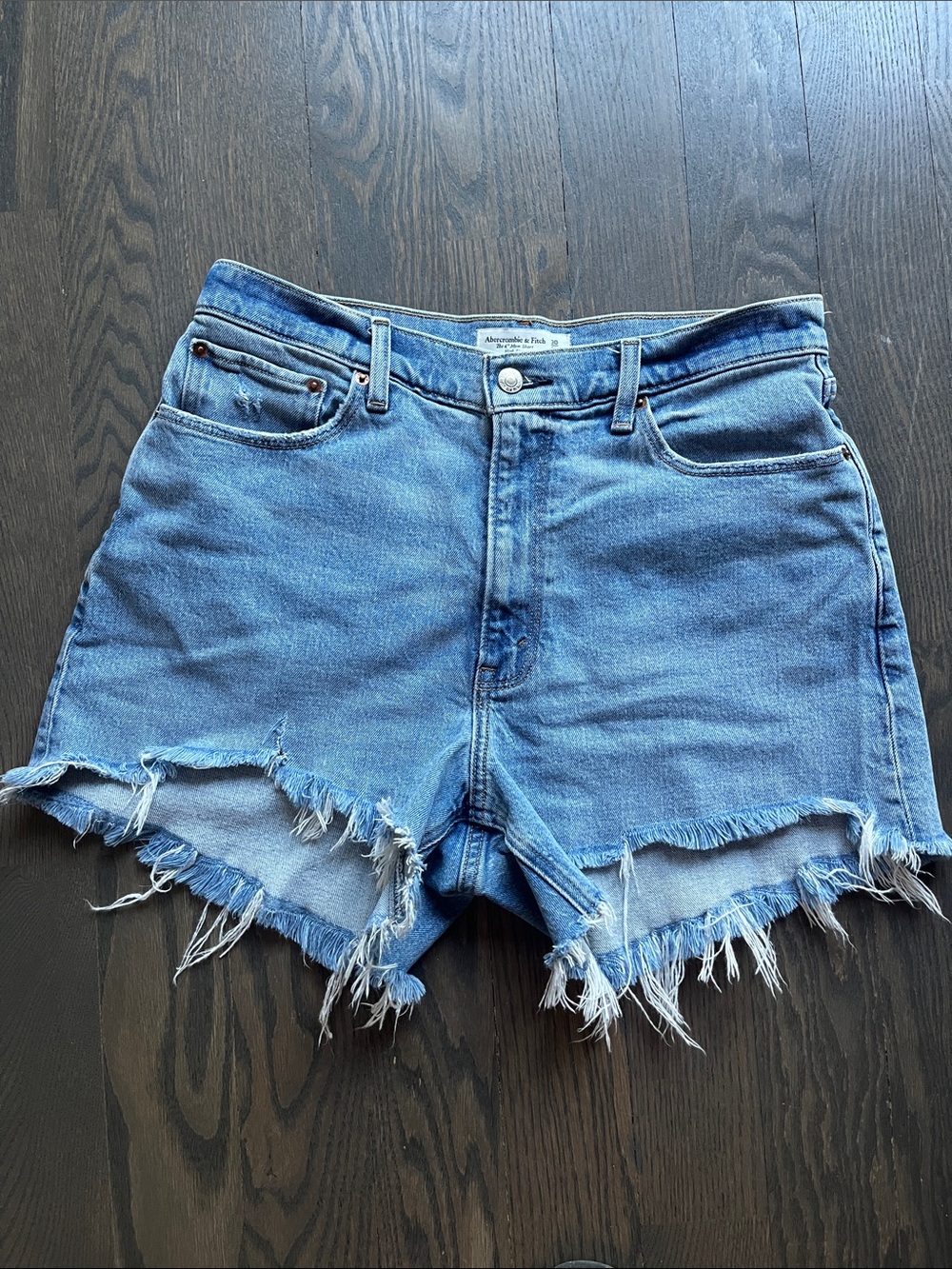 Abercrombie & Fitch 4” Mom Short (Curve Love - 30/10)
